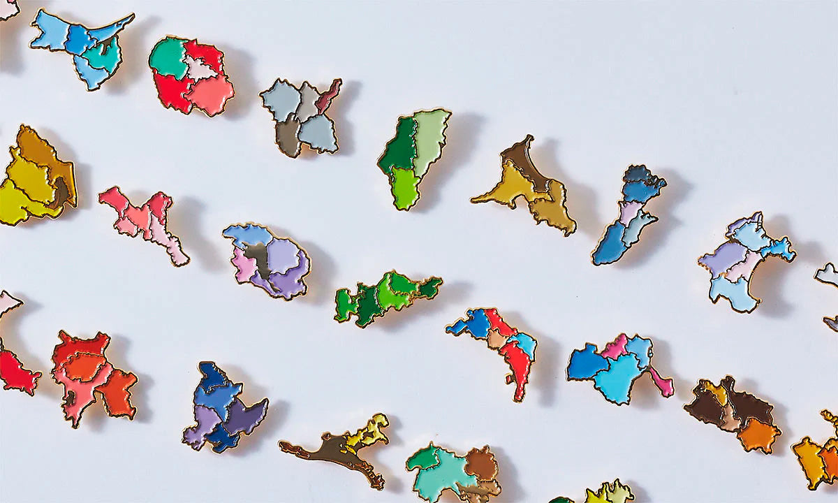47都道府県をいろどり豊かに表現した、47都道府県のカラーピンズ – Map