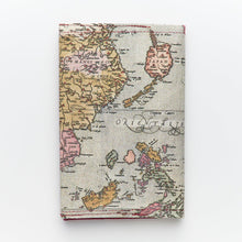 画像をギャラリービューアに読み込む, ブックカバー/日本地図の変遷 オルテリウス「東インド図」
